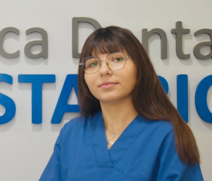 Laura Coll Casas Auxiliar Dental